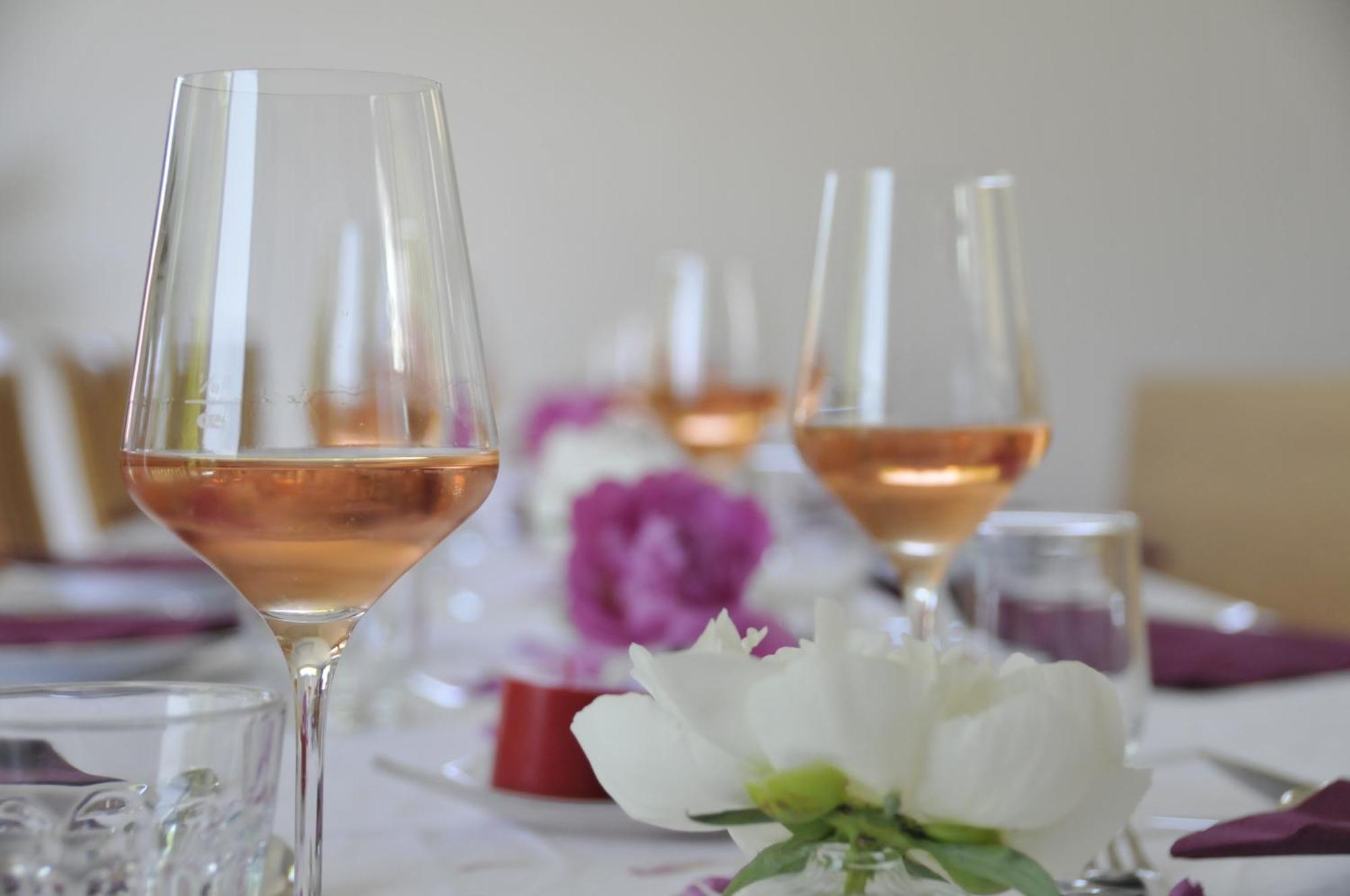 Wein + Bett Wiedeck Stetten Экстерьер фото