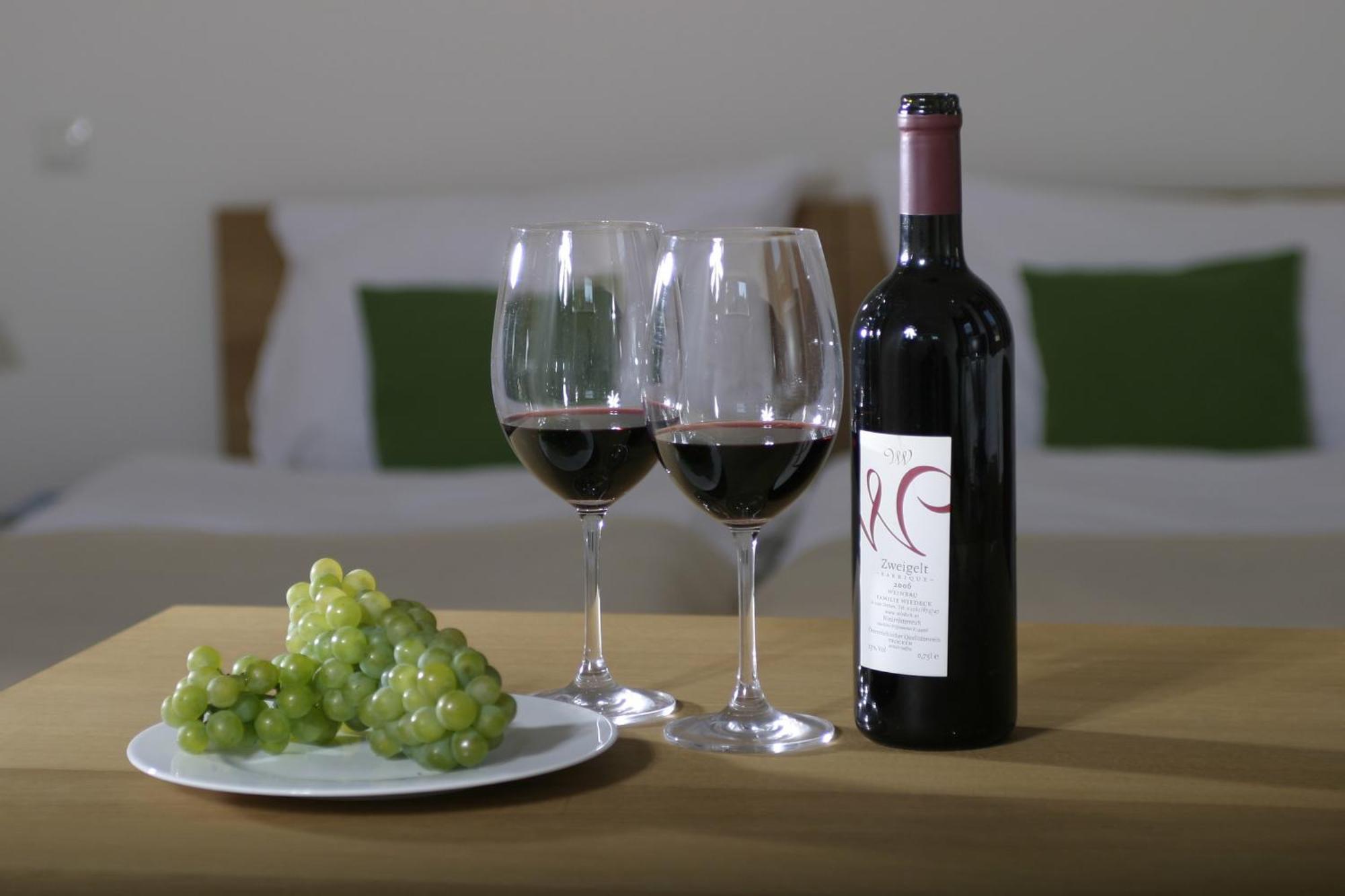 Wein + Bett Wiedeck Stetten Экстерьер фото